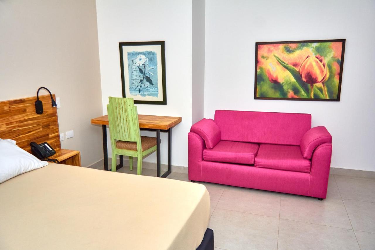 Hotel Torre Del Prado บาร์รังกีญา ภายนอก รูปภาพ