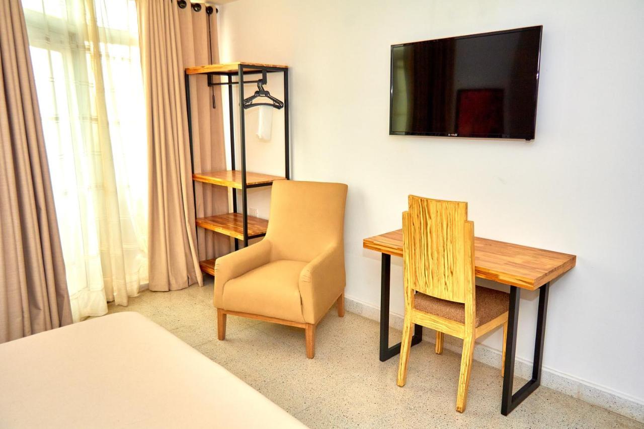Hotel Torre Del Prado บาร์รังกีญา ภายนอก รูปภาพ