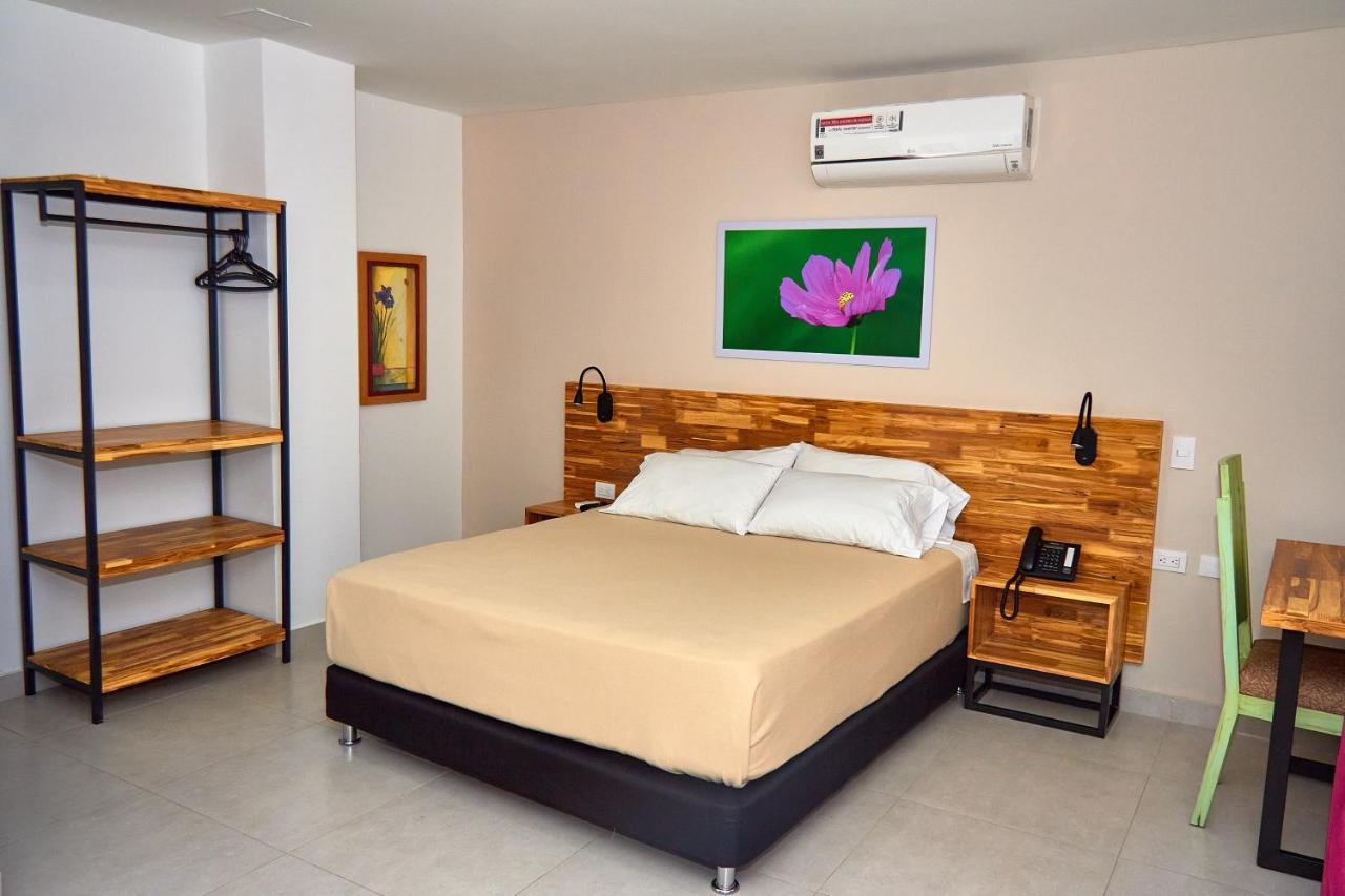 Hotel Torre Del Prado บาร์รังกีญา ภายนอก รูปภาพ