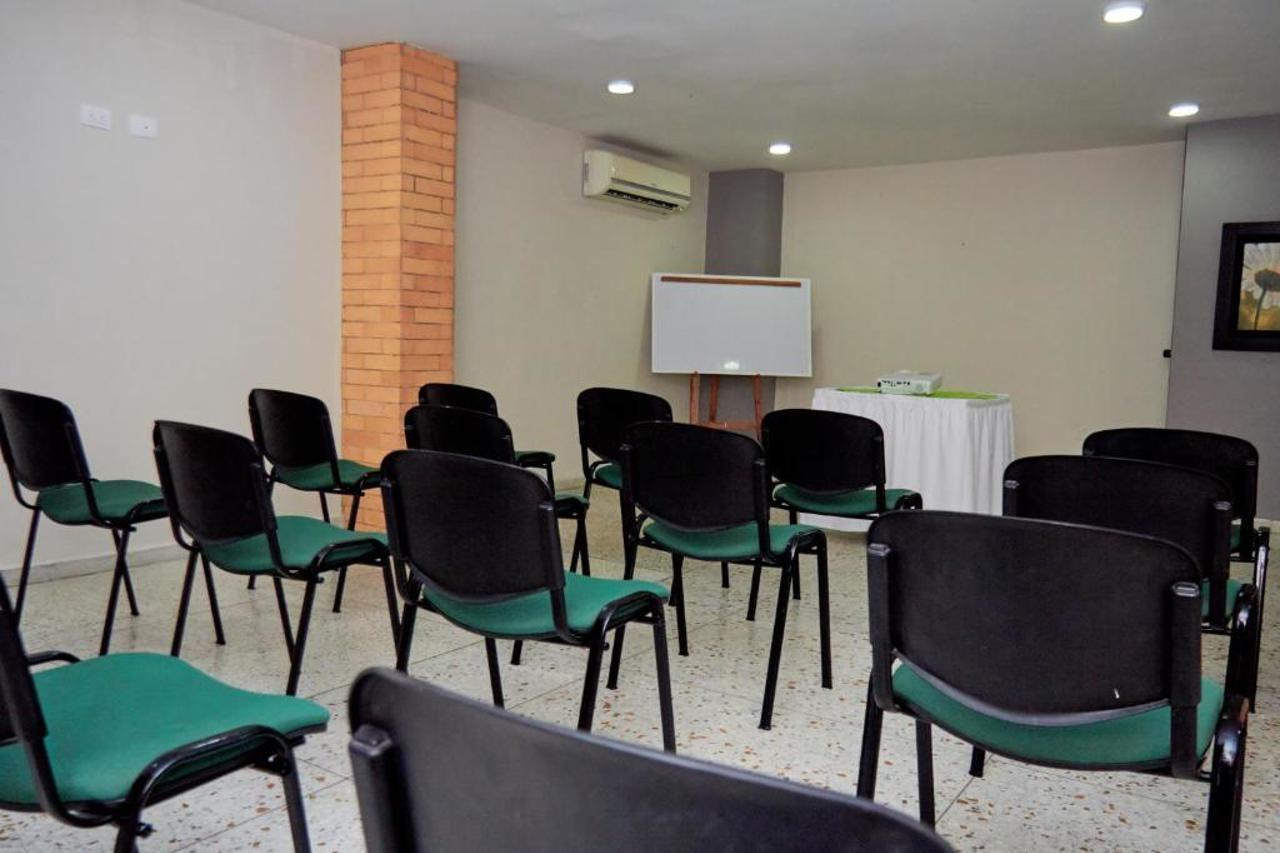 Hotel Torre Del Prado บาร์รังกีญา ภายนอก รูปภาพ